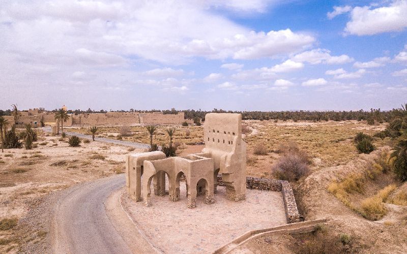 fes and desert